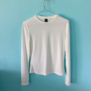 Women’s Medium, Shein, Off-White long-sleeved top. Fit is snug. Never worn.